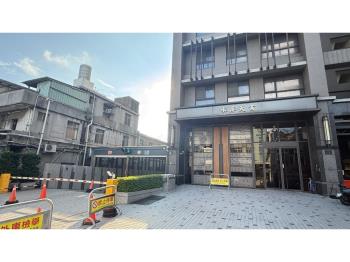 水岸天賞坡道平面車位