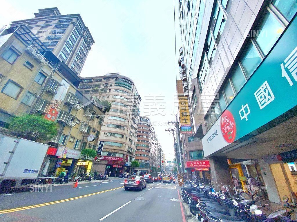 國華商業☆腳踩金庫商辦房屋室內格局與周邊環境