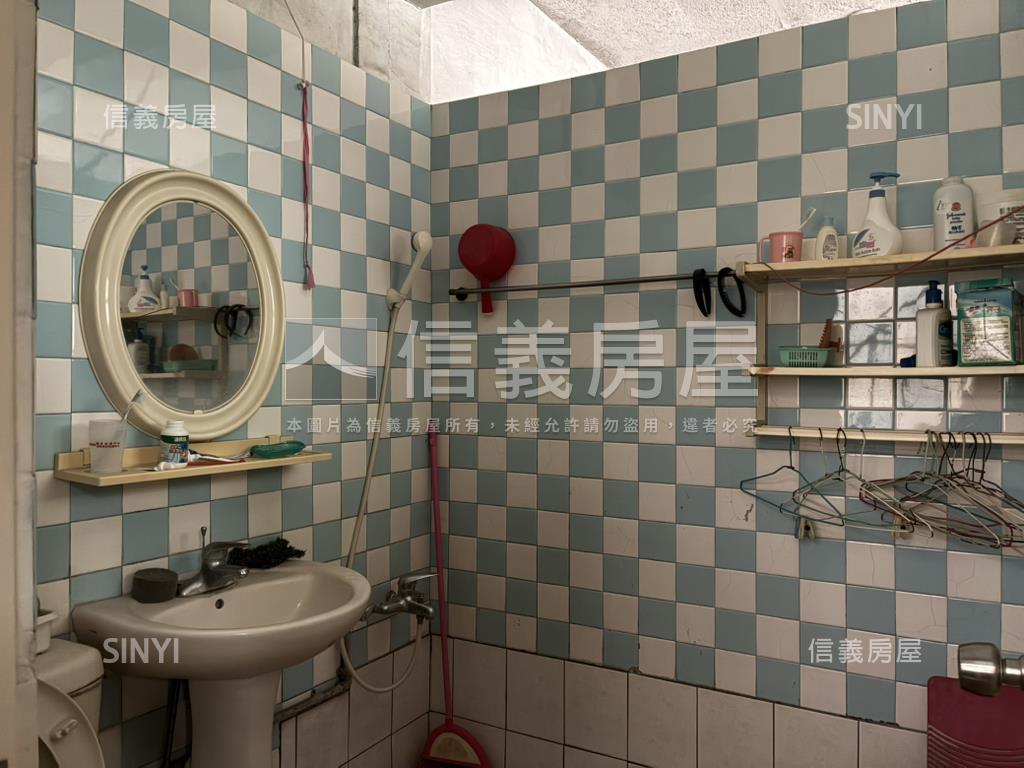 面彰化中學大面寬透天房屋室內格局與周邊環境