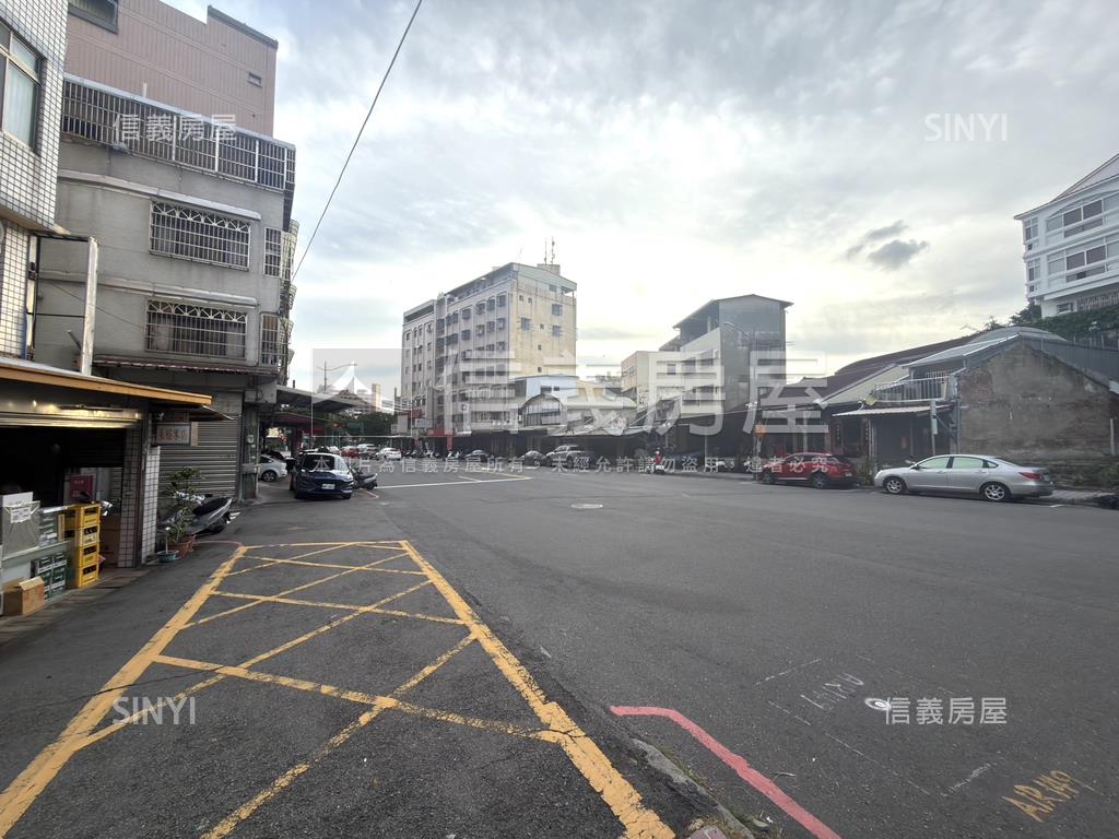 面彰化中學大面寬透天房屋室內格局與周邊環境