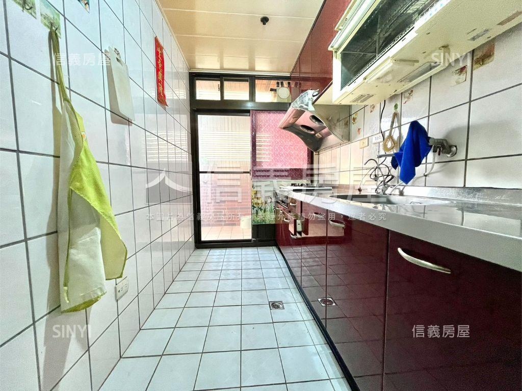 稀有陸光Ｆ區正字號三房房屋室內格局與周邊環境
