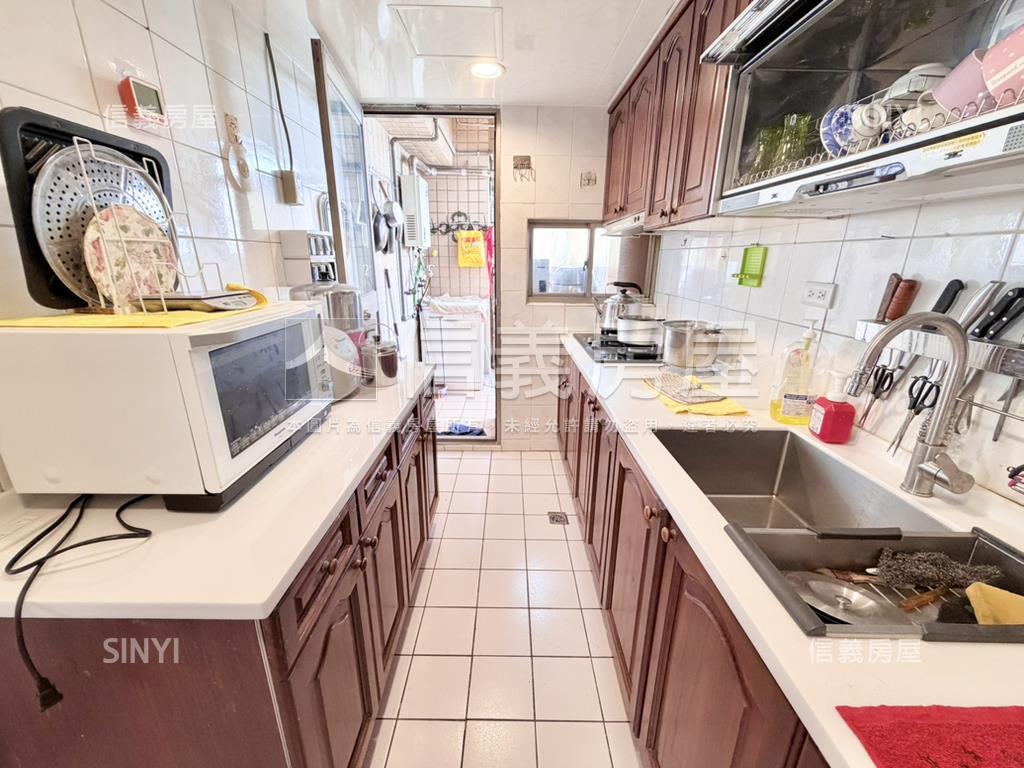 關渡大橋河景樓中樓房屋室內格局與周邊環境