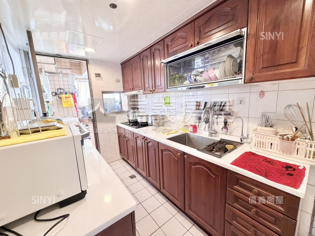 關渡大橋河景樓中樓房屋室內格局與周邊環境