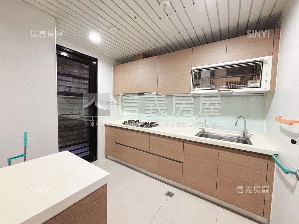 文青福氣裝潢三房車位房屋室內格局與周邊環境