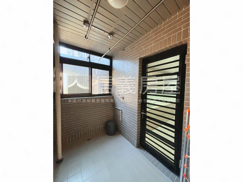 文青福氣裝潢三房車位房屋室內格局與周邊環境