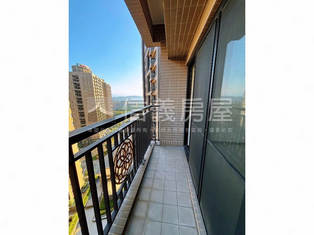 文青福氣裝潢三房車位房屋室內格局與周邊環境