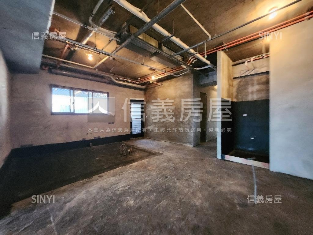 乾坤美麗新視野大三房車位房屋室內格局與周邊環境
