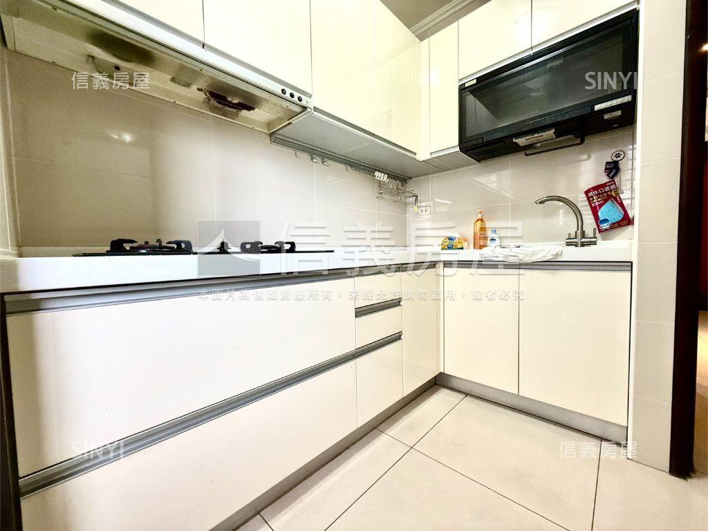 瑞隆商圈質感兩房車位房屋室內格局與周邊環境