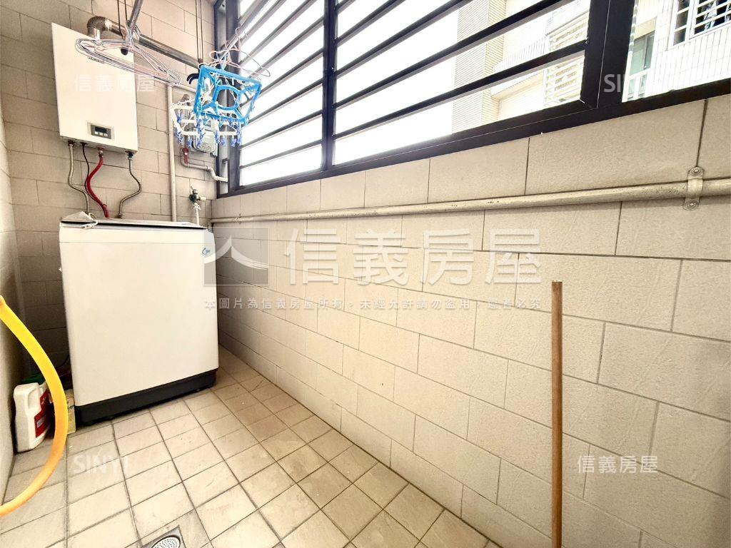 瑞隆商圈質感兩房車位房屋室內格局與周邊環境