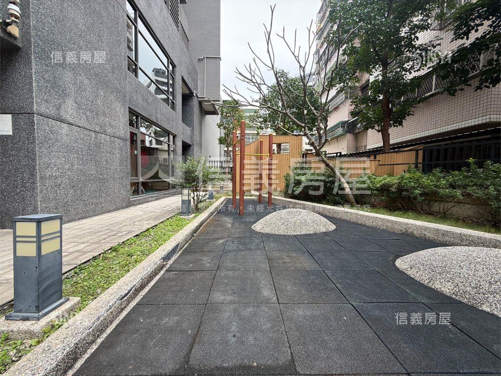 瑞隆商圈質感兩房車位房屋室內格局與周邊環境