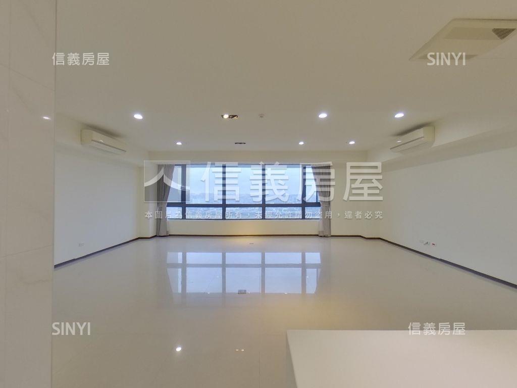 天空草原河景世界之窗房屋室內格局與周邊環境