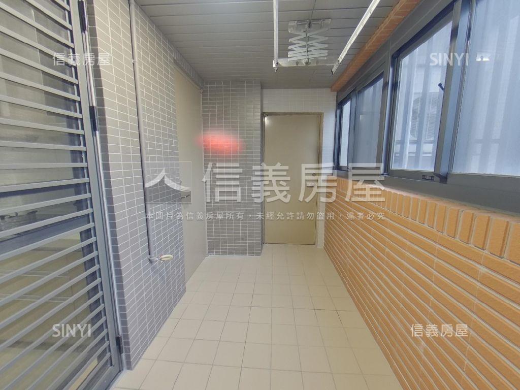 天空草原河景世界之窗房屋室內格局與周邊環境