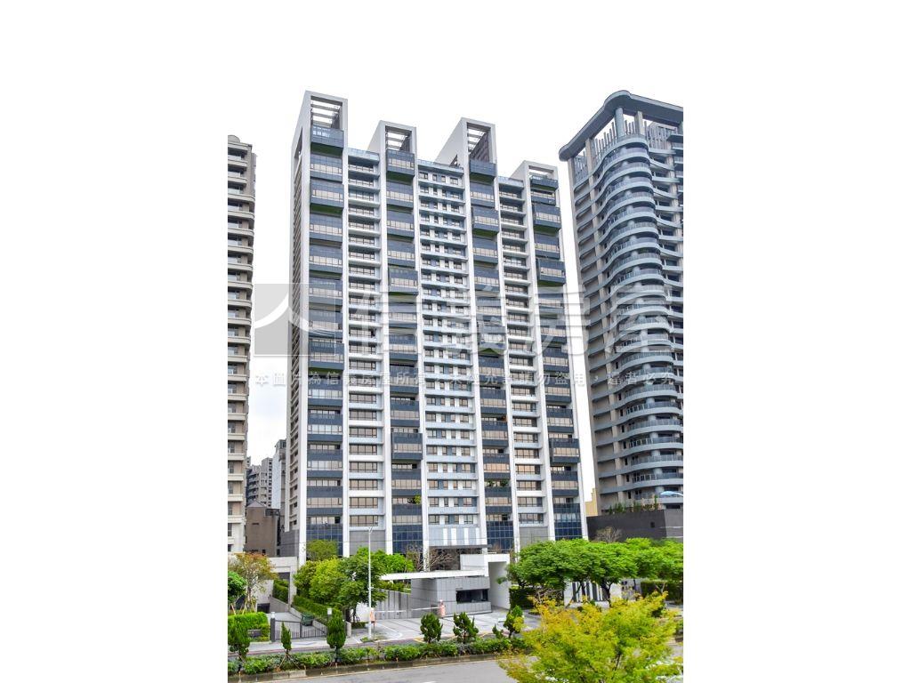 天空草原河景世界之窗房屋室內格局與周邊環境