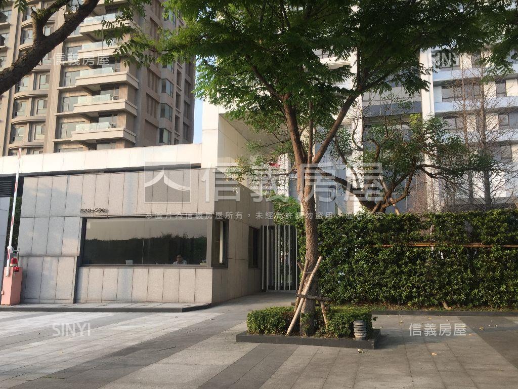 天空草原河景世界之窗房屋室內格局與周邊環境