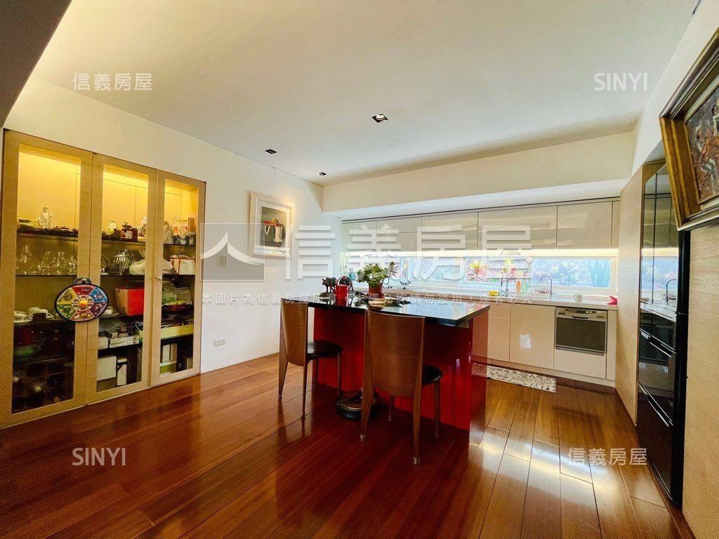 仁愛高樓景觀邊間房屋室內格局與周邊環境