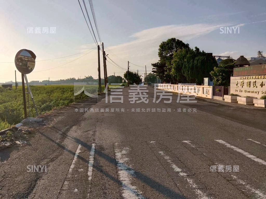 臨土庫國小臨路土地房屋室內格局與周邊環境