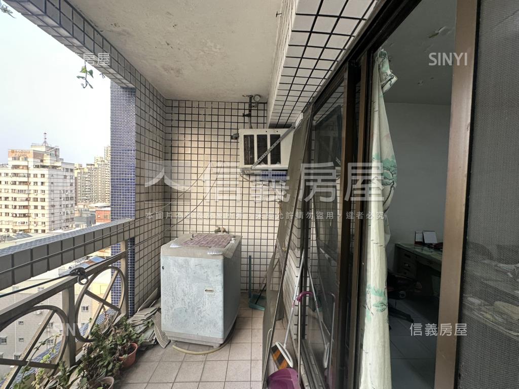 自由明誠商圈百貨市場四房房屋室內格局與周邊環境