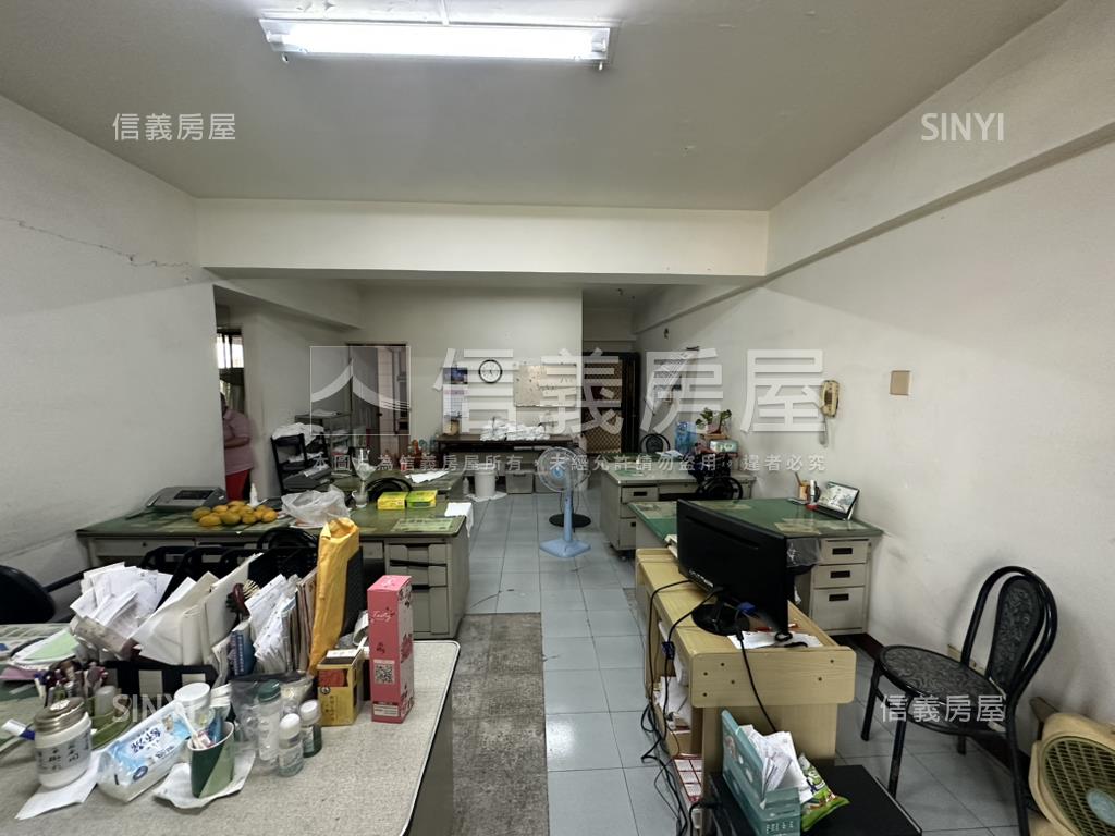 自由明誠商圈百貨市場四房房屋室內格局與周邊環境