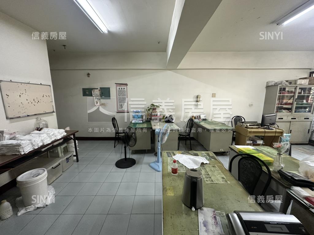 自由明誠商圈百貨市場四房房屋室內格局與周邊環境