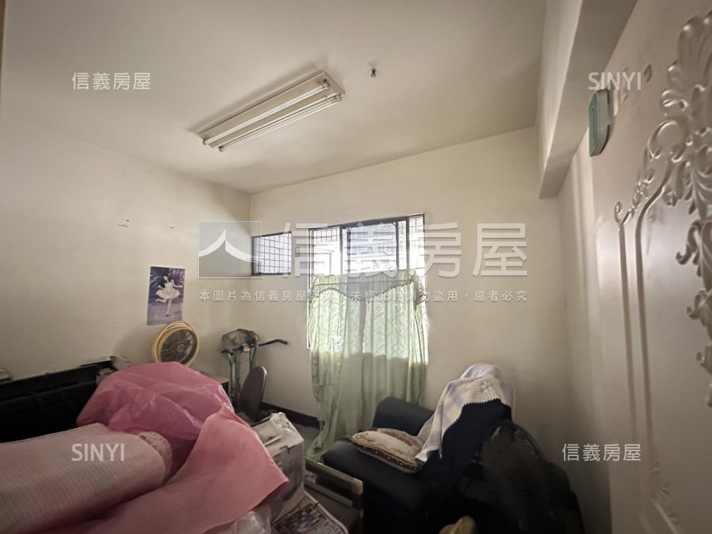 自由明誠商圈百貨市場四房房屋室內格局與周邊環境