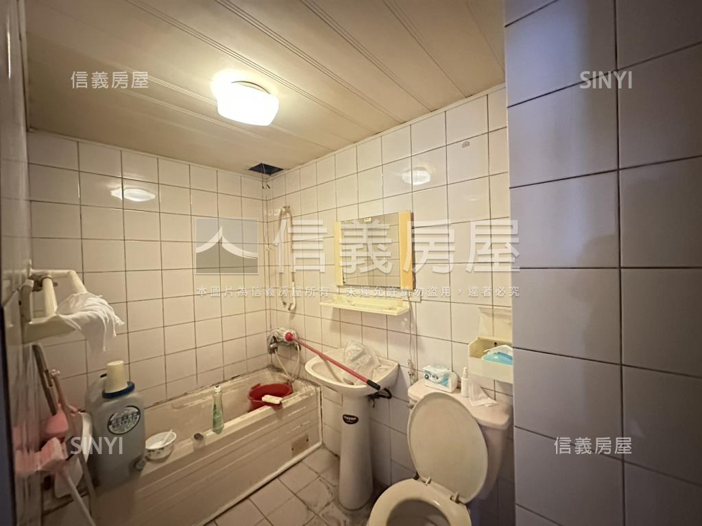 自由明誠商圈百貨市場四房房屋室內格局與周邊環境