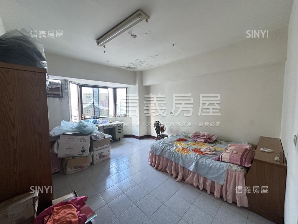 自由明誠商圈百貨市場四房房屋室內格局與周邊環境