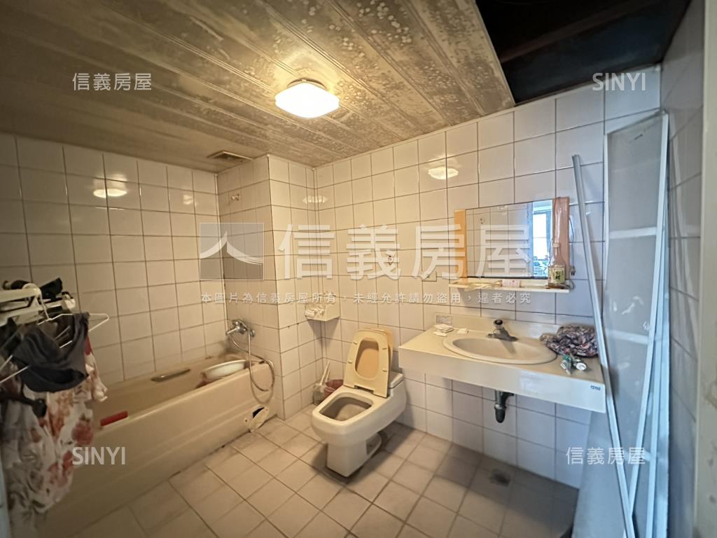 自由明誠商圈百貨市場四房房屋室內格局與周邊環境