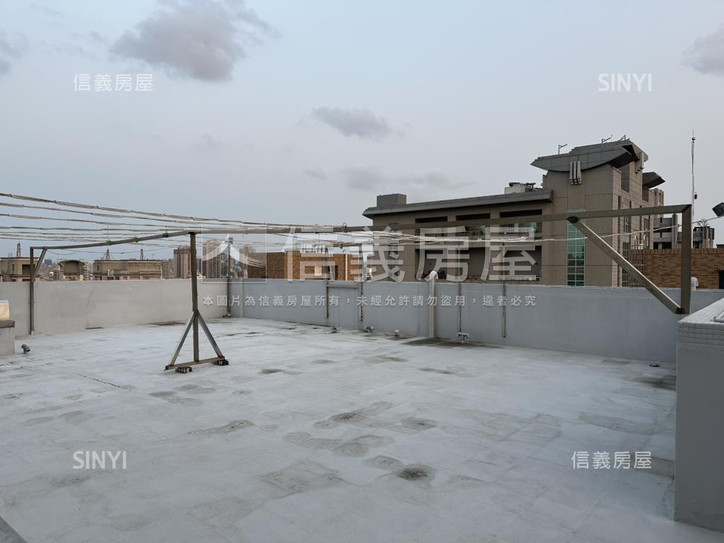 自由明誠商圈百貨市場四房房屋室內格局與周邊環境