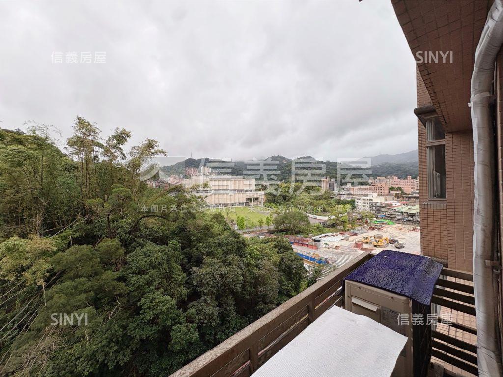 捷運政大站冠德名人錄四房房屋室內格局與周邊環境