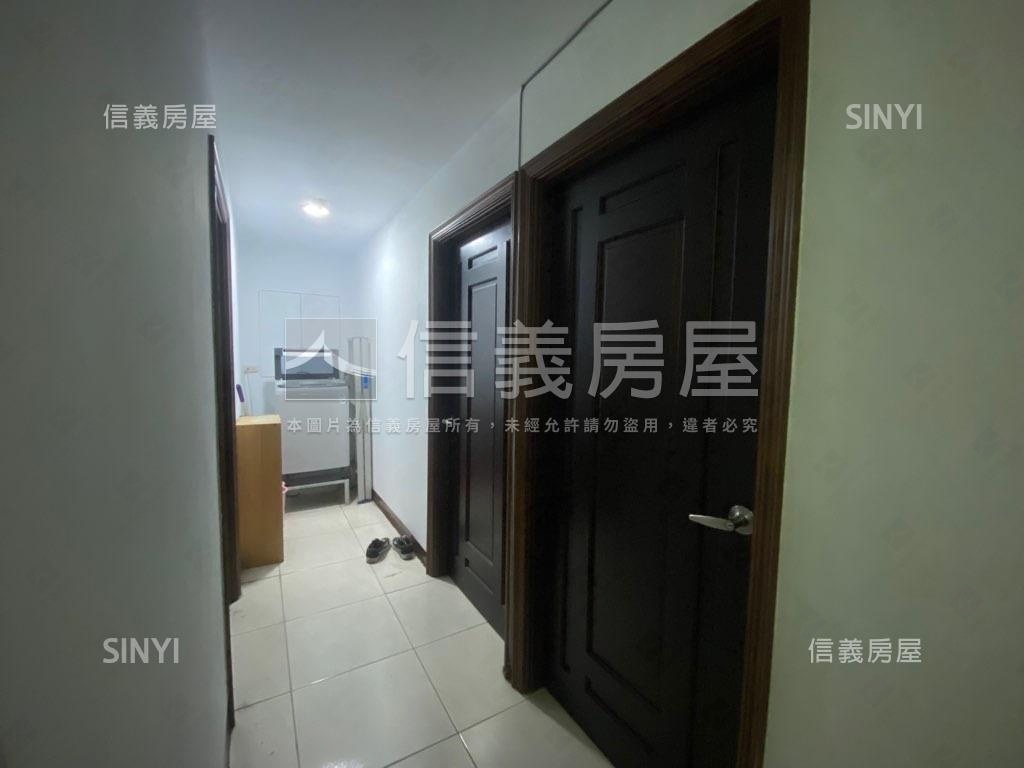 專任委託。捷運二樓房屋室內格局與周邊環境