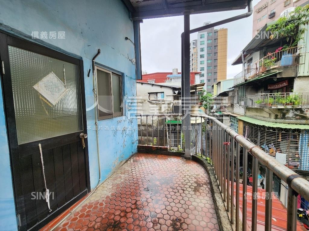 專任◎稀有邊間透天房屋室內格局與周邊環境
