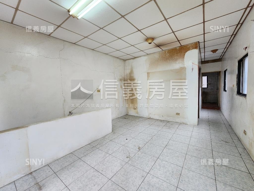 專任◎稀有邊間透天房屋室內格局與周邊環境