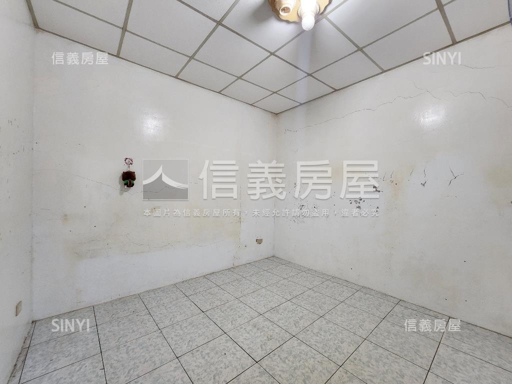 專任◎稀有邊間透天房屋室內格局與周邊環境