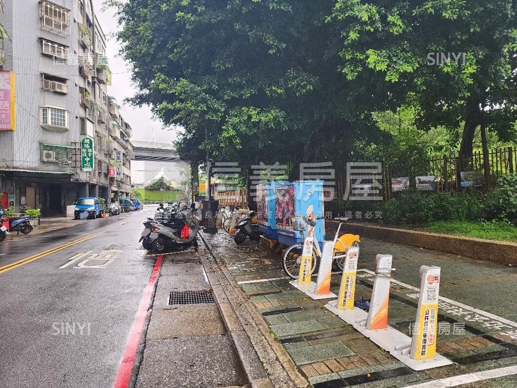 專任◎稀有邊間透天房屋室內格局與周邊環境