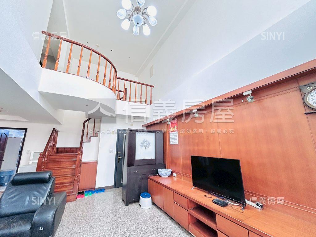 名人賞稀有大空間樓中樓房屋室內格局與周邊環境