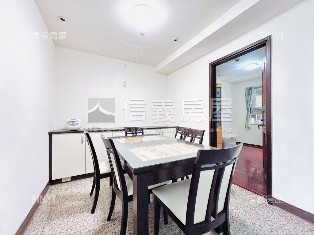 名人賞稀有大空間樓中樓房屋室內格局與周邊環境