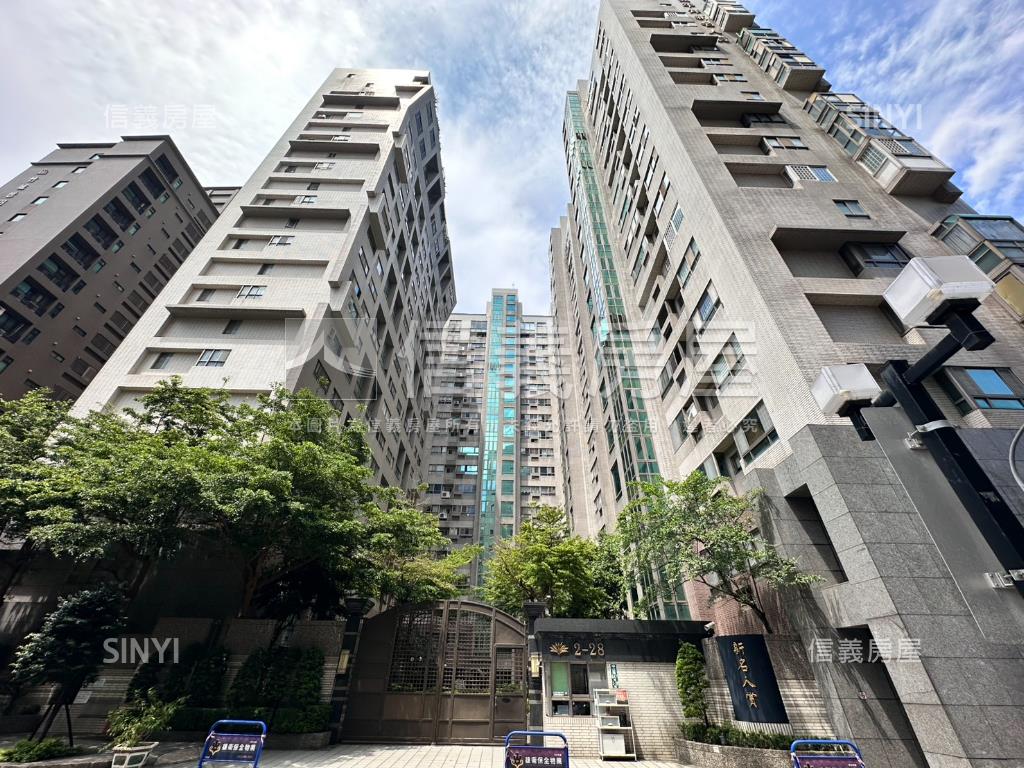 名人賞稀有大空間樓中樓房屋室內格局與周邊環境