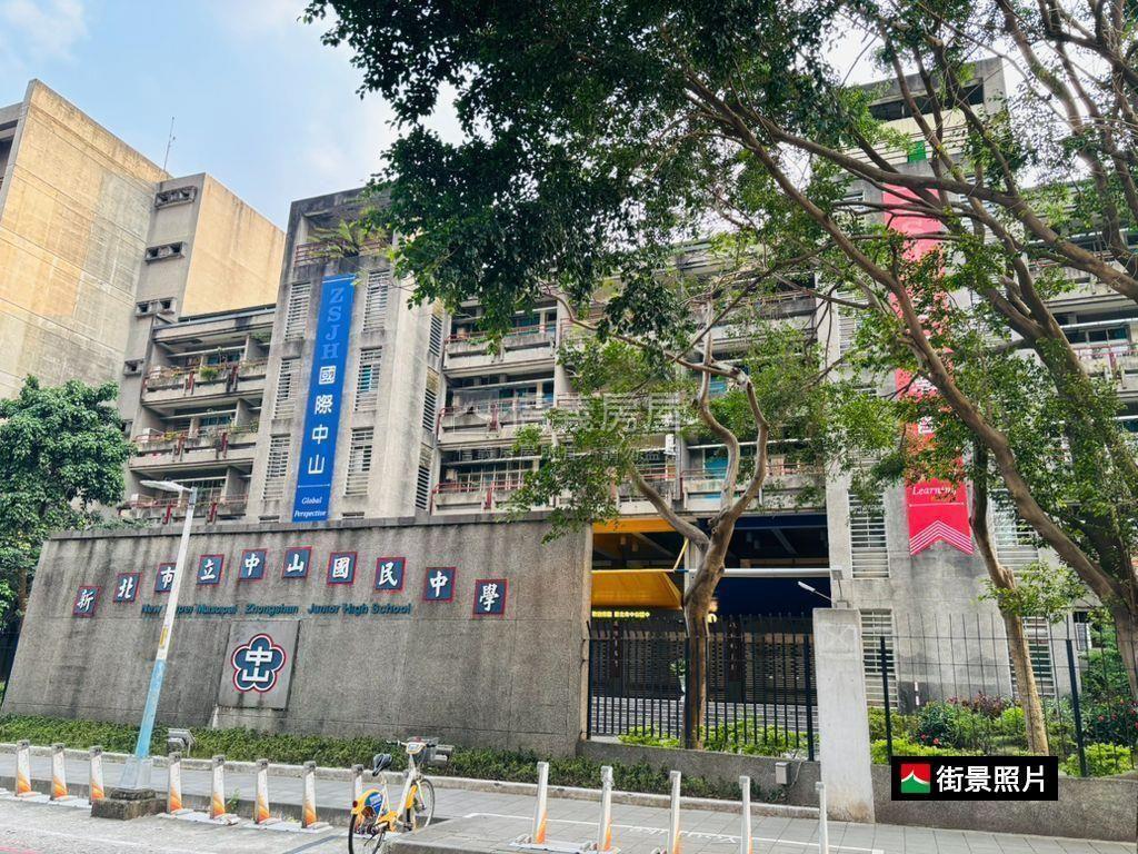 板橋站大空間華廈稀有釋出房屋室內格局與周邊環境