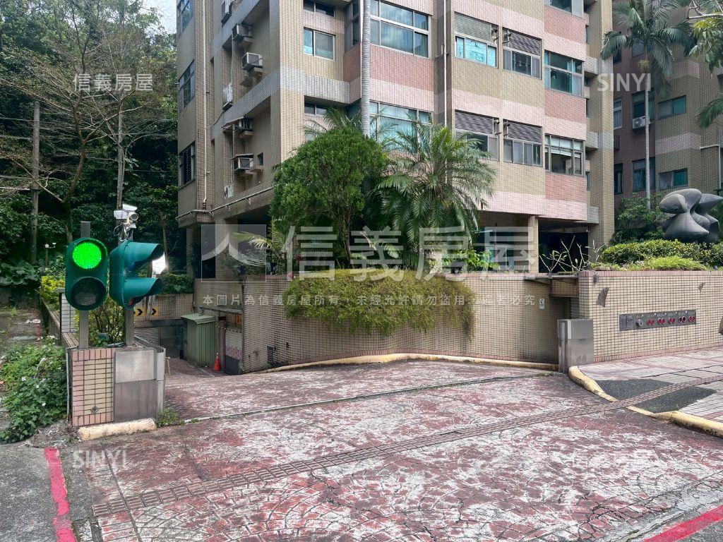 春天高樓景觀２＋１房車位房屋室內格局與周邊環境