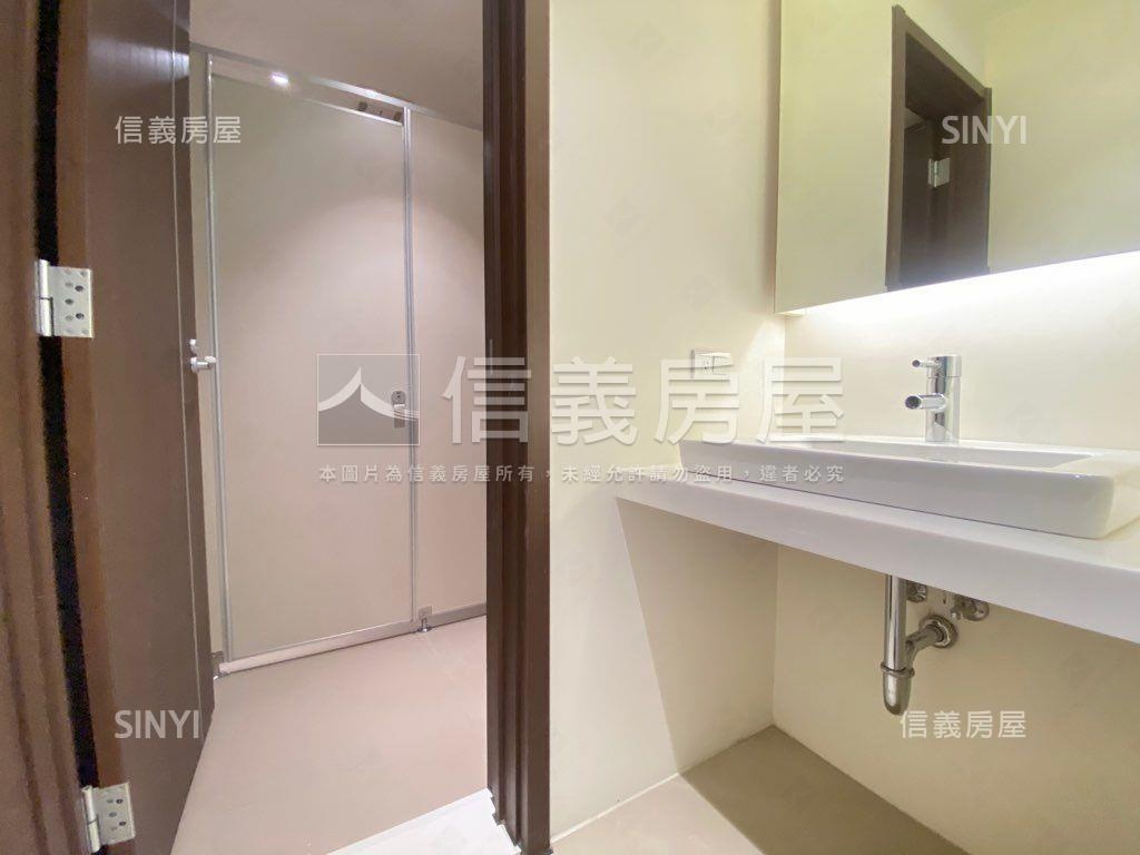 文心路霸氣角店（Ｂ）房屋室內格局與周邊環境