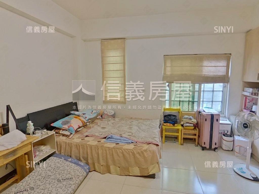未來山峰重劃區旁燙金店面房屋室內格局與周邊環境