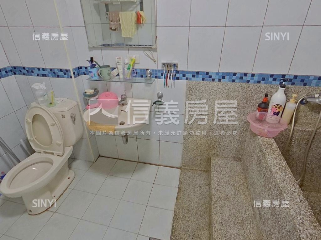 未來山峰重劃區旁燙金店面房屋室內格局與周邊環境