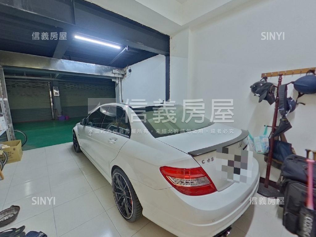 未來山峰重劃區旁燙金店面房屋室內格局與周邊環境