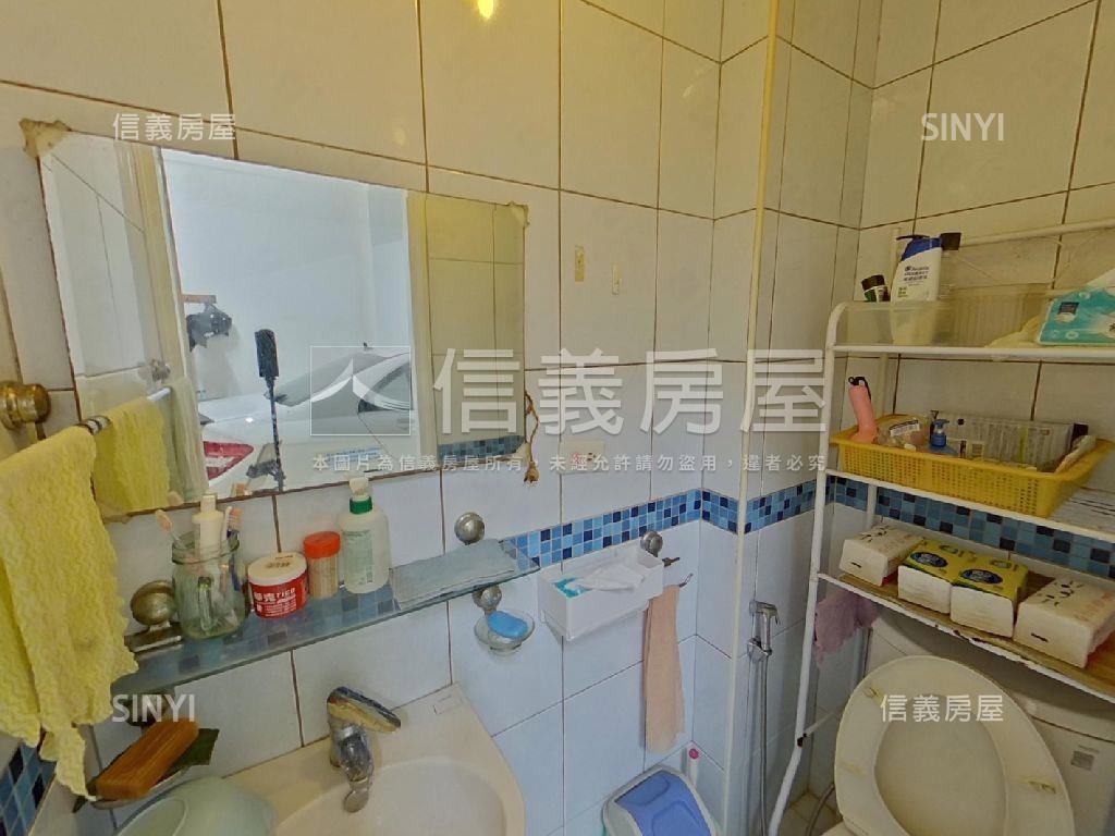 未來山峰重劃區旁燙金店面房屋室內格局與周邊環境