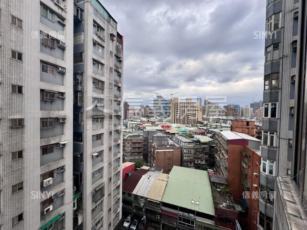天藍凱悅－近亞東捷運站房屋室內格局與周邊環境