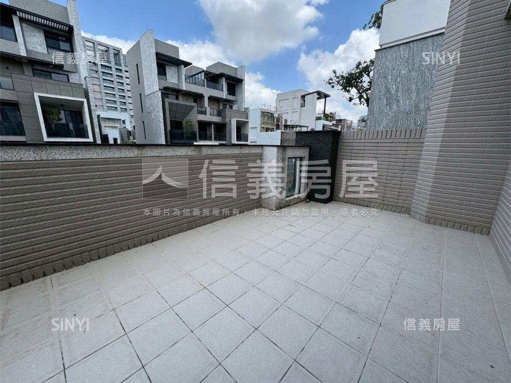 南屯單元三｜獨棟雙車別墅房屋室內格局與周邊環境
