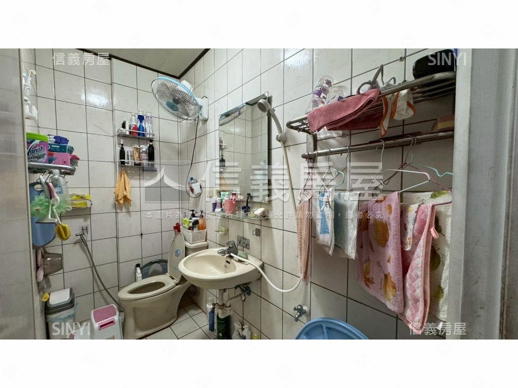 太平近勤益臨路透天房屋室內格局與周邊環境