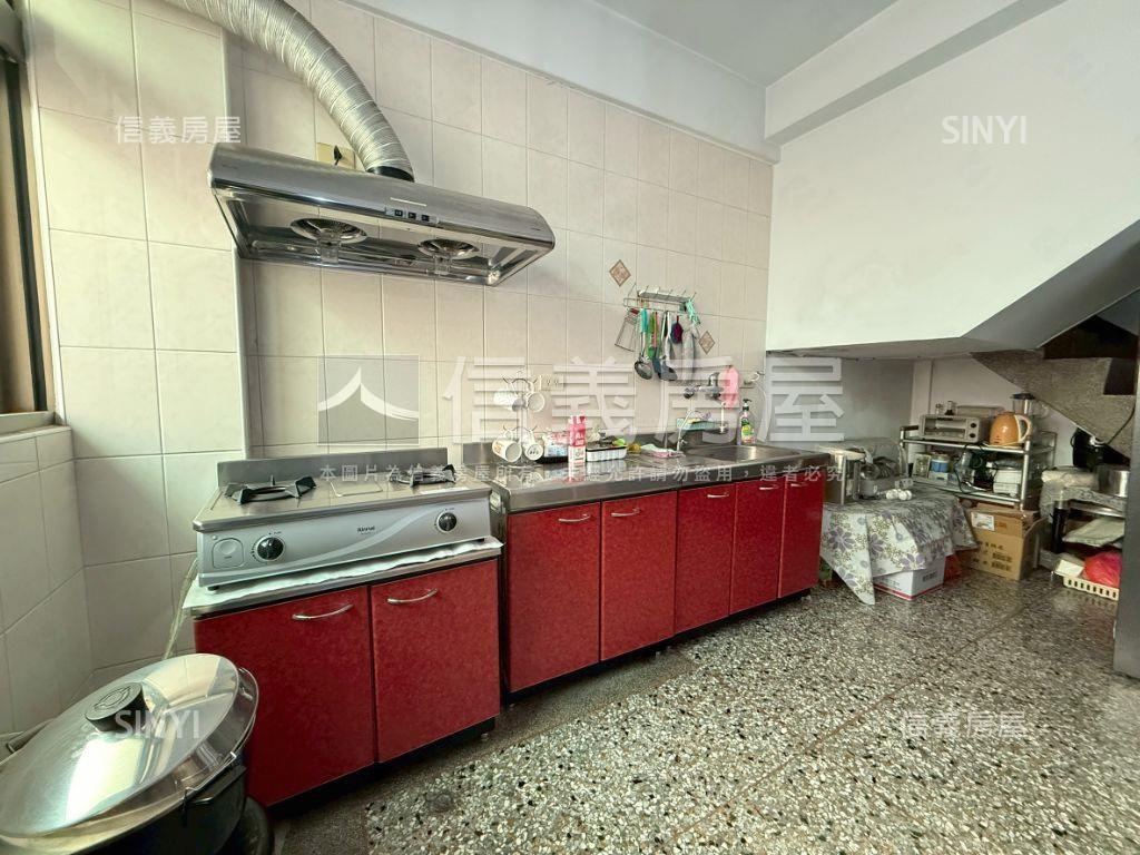 近捷運中清路雙陽台大透店房屋室內格局與周邊環境