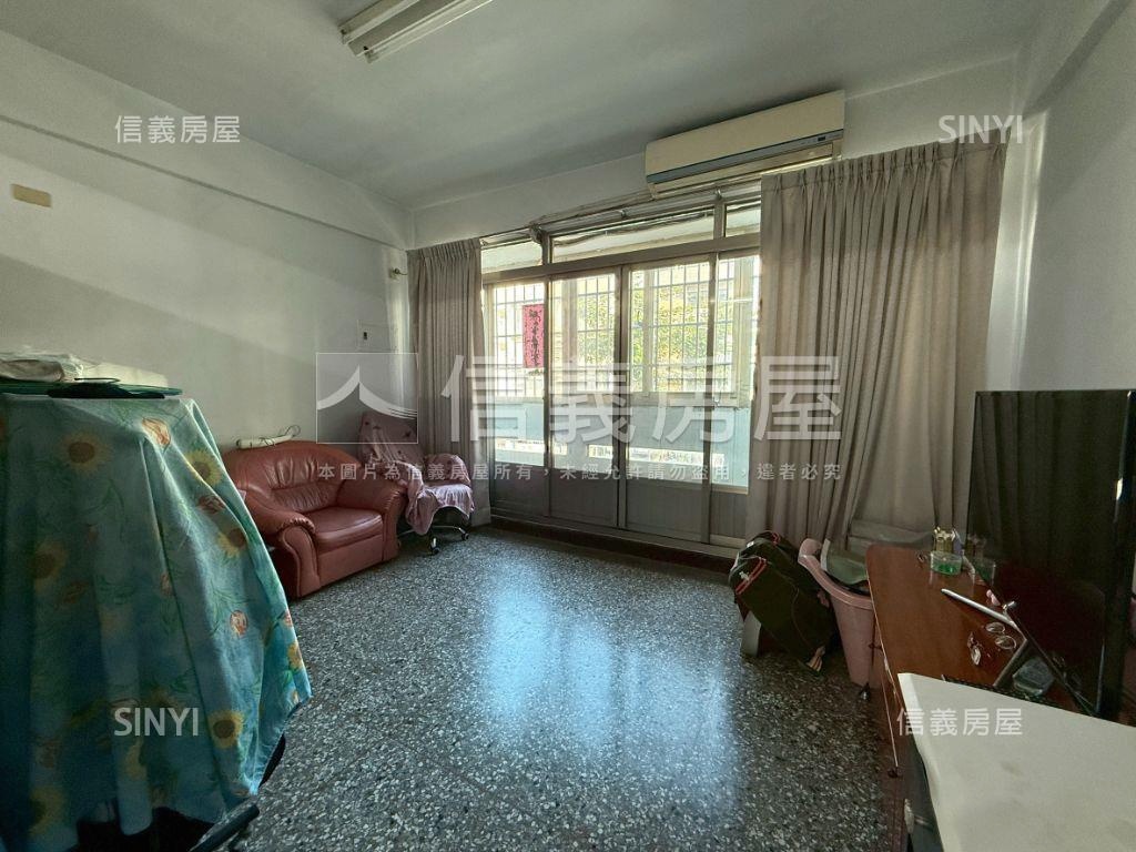 近捷運中清路雙陽台大透店房屋室內格局與周邊環境