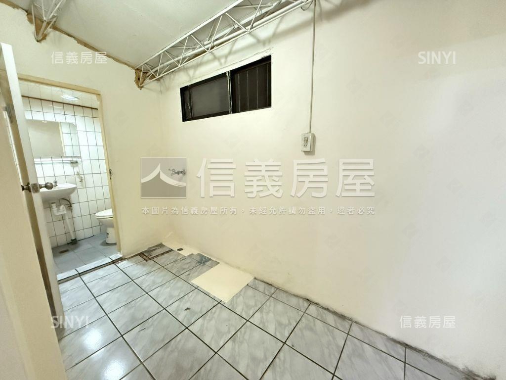 近捷運中清路雙陽台大透店房屋室內格局與周邊環境